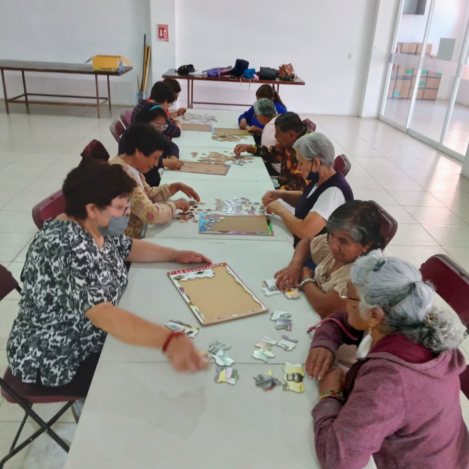 Ayuntamiento de Apetatitlán brinda atención integral a adultos mayores